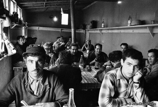 1968_mai_cantine_de_chantier_0130